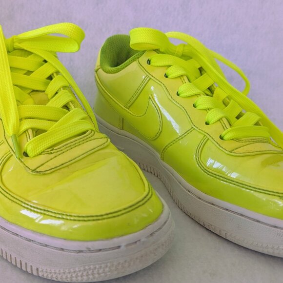 Kids Nike Air Force 1 Volt Size 5.5 - Picture 2 of 5
